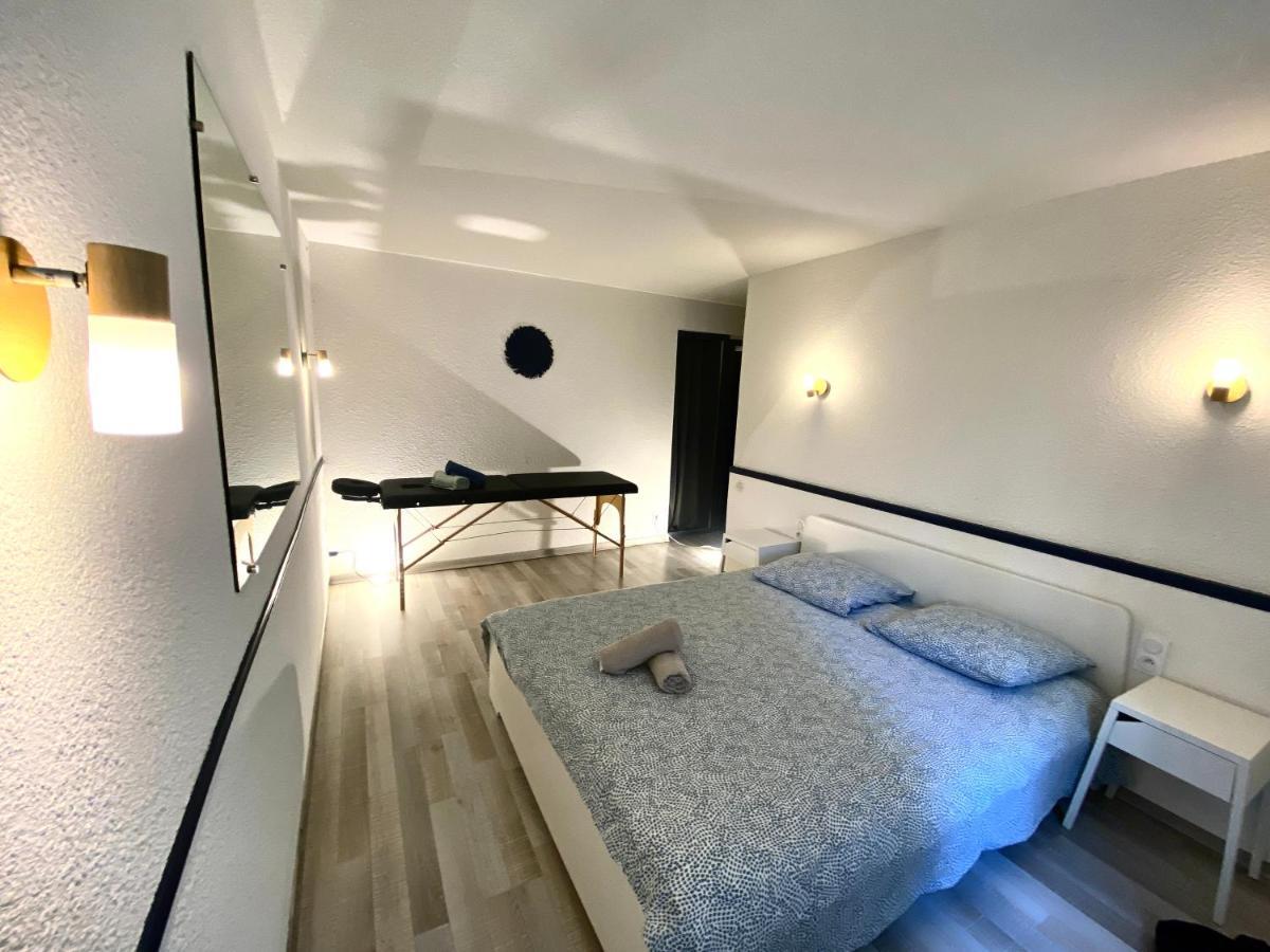 Patio, Jacuzzi Professionnel, Table De Massage, Climatise, Le Cocon De Pedro Apartment Carcassonne Exterior photo